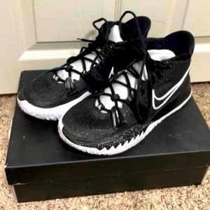 Nike Kylie 7 Hugh high top/mid basketball shoes